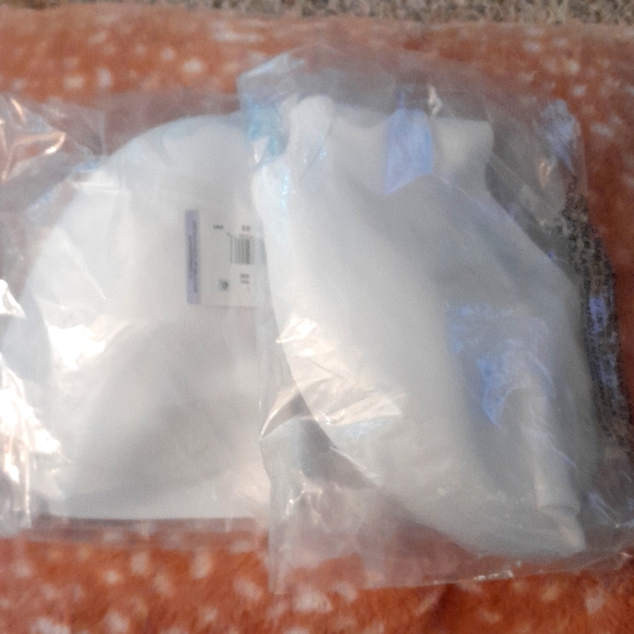 Hanes Smooth Comfort bras, lot of 2, brand new, still in packaging - Picture 5 of 5